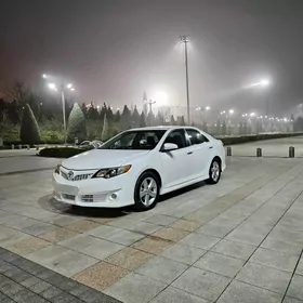 Toyota Camry 2013