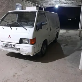 Toyota Hiace 1992