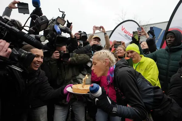 55 ýaşly belgiýaly aýal ýylyň her güni marafon geçip, rekord goýdy