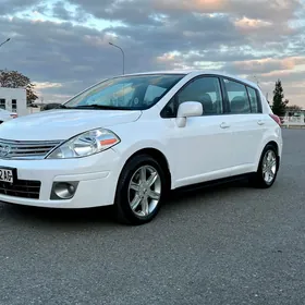 Nissan Versa 2012