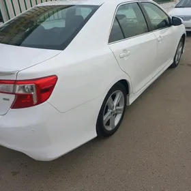 Toyota Camry 2012