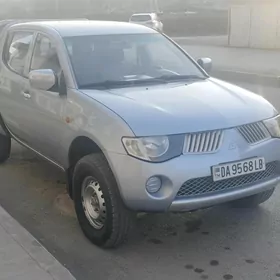 Mitsubishi L200 2008