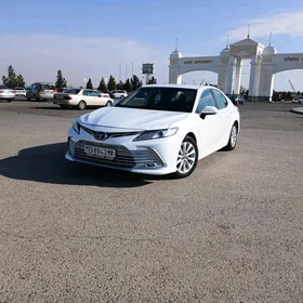 Toyota Camry 2019