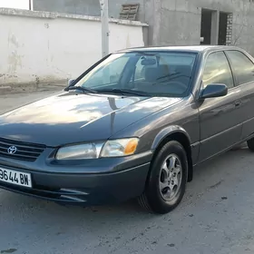 Toyota Camry 1999