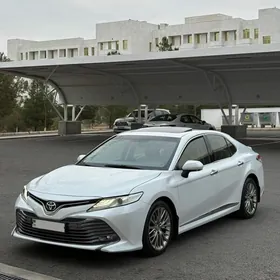 Toyota Camry 2020