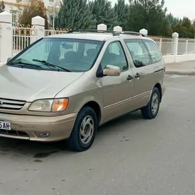 Toyota Sienna 2001