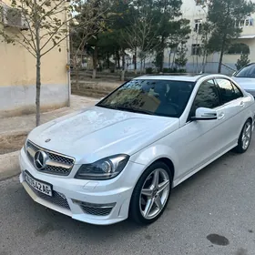 Mercedes-Benz C300 2011