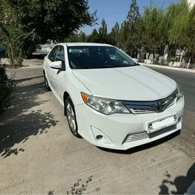 Toyota Camry 2012