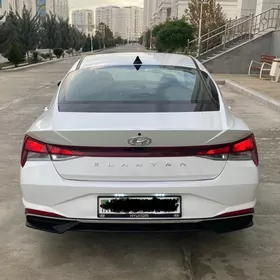 Hyundai Elantra 2021