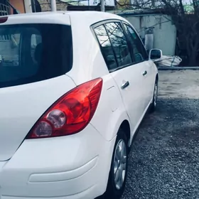 Nissan Versa 2011