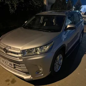 Toyota Highlander 2019