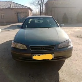 Toyota Camry 2001