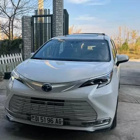 Toyota Sienna 2022