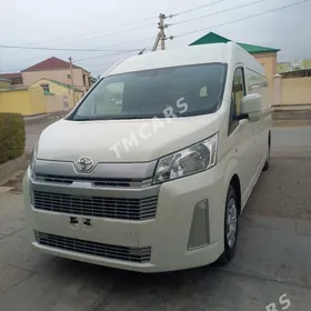 Toyota Hiace 2019