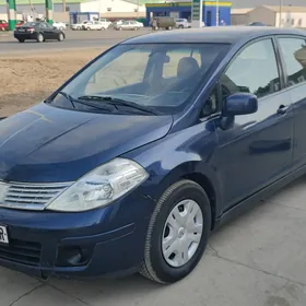 Nissan Versa 2010