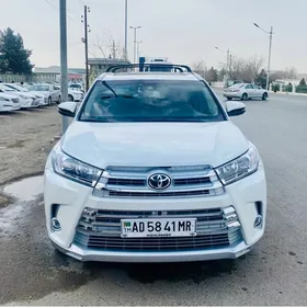 Toyota Highlander 2019