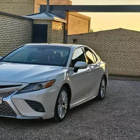 Toyota Camry 2018