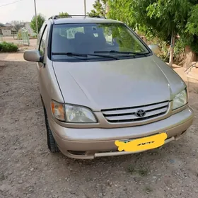 Toyota Sienna 2002