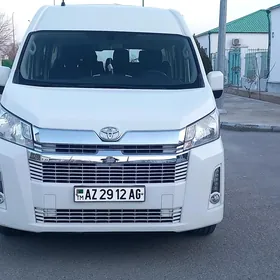 Toyota Hiace 2022