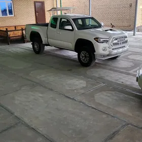 Toyota Tacoma 2017