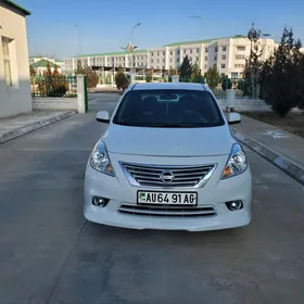 Nissan Versa 2013