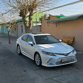 Toyota Camry 2018