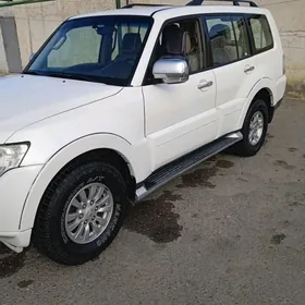 Mitsubishi Pajero 2008