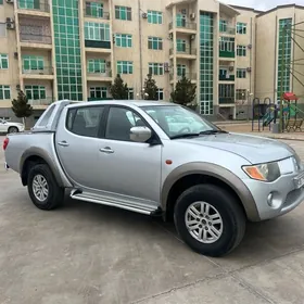 Mitsubishi L200 2008