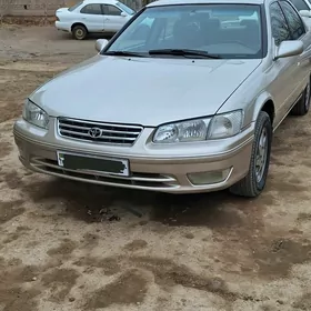 Toyota Camry 1999