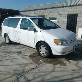 Toyota Sienna 2001