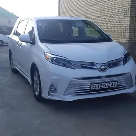 Toyota Sienna 2020