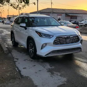 Toyota Highlander 2022