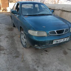 Daewoo Nubira 1998