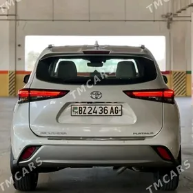 Toyota Highlander 2021