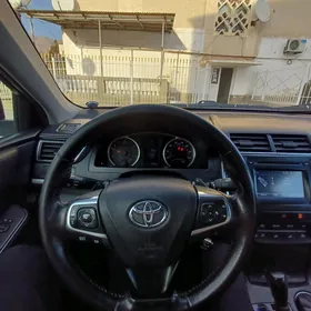 Toyota Camry 2016