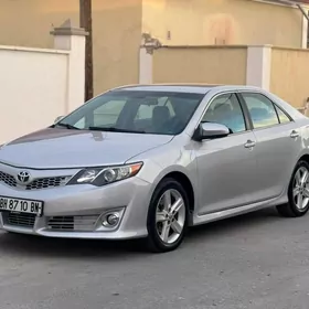 Toyota Camry 2014