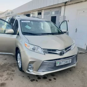 Toyota Sienna 2016