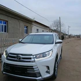 Toyota Highlander 2018