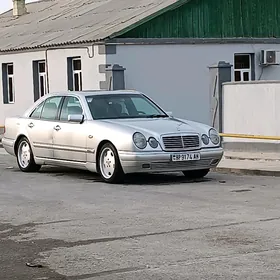 Mercedes-Benz E320 1996