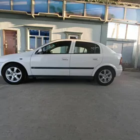 Opel Antara 2003