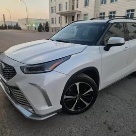 Toyota Highlander 2021