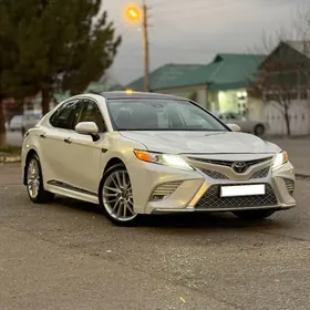 Toyota Camry 2018