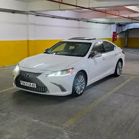 Lexus ES 350 2019