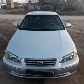 Toyota Camry 2001