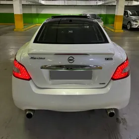 Nissan Maxima 2011