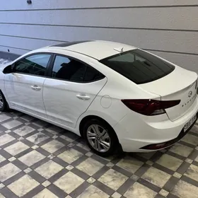 Hyundai Elantra 2019