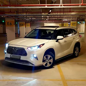 Toyota Highlander 2020