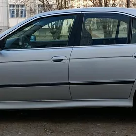 BMW E39 1997