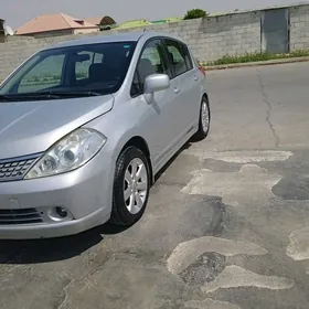 Nissan Versa 2012