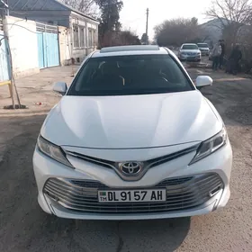 Toyota Camry 2019